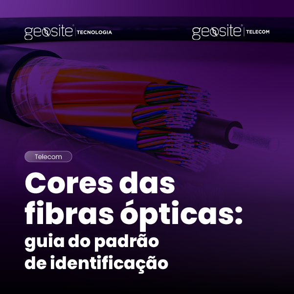 cabo de fibras ópticas com diversas cores sob um filtro roxo